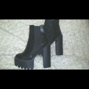 Rosamond Platform Chelsea Boots