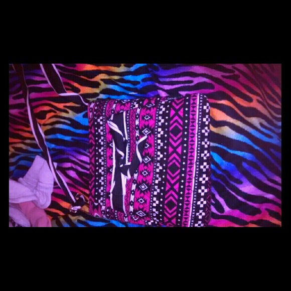 Cross body bag almost new! Used once! - Picture 1 of 2