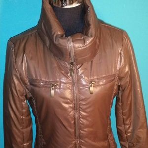 Puffy fitted brown coat