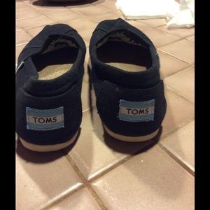 Black toms