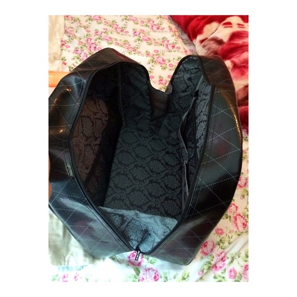 NWOT Mary Kay travel bag - Picture 2 of 4