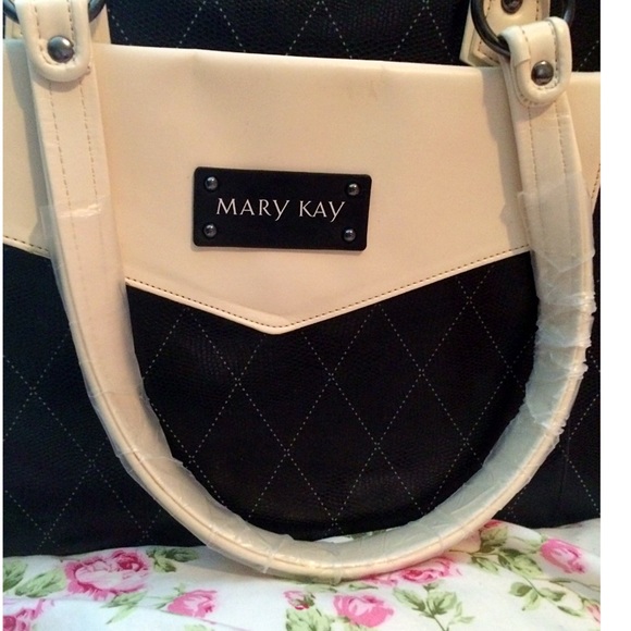 NWOT Mary Kay travel bag - Picture 3 of 4