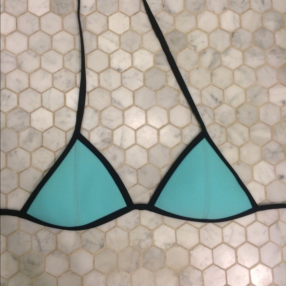 Triangl Bikini - Picture 4 of 4