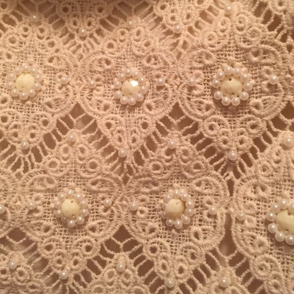 Super cute lace skirt - Picture 3 of 3