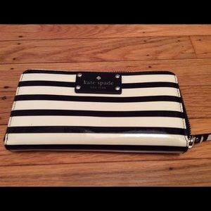 Kate Spade Wallet - Black & Cream