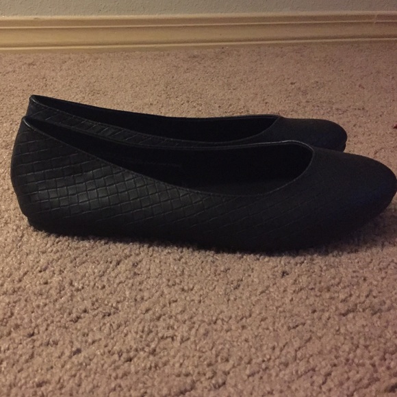 h m flat shoes h m h m flat from passant s closet on poshmark h m flat shoes h m h m flat from passant s closet on poshmark