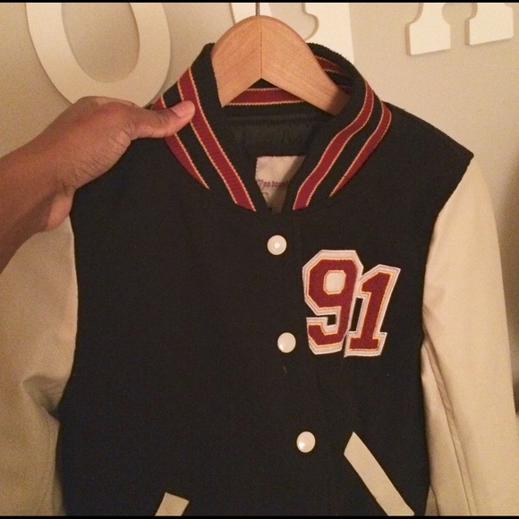 ❤️❤️Varsity Jacket 9⃣1⃣📢❤️❤️ - Picture 4 of 4