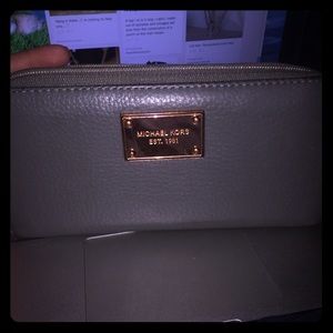 💯🎉SALE. Authentic used Michael Kors wallet.