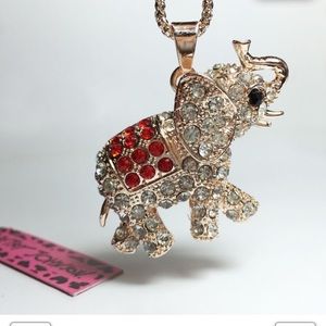 Gina's Closet Crystal Thailand Style Elephants