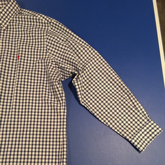 ❗️SOLD❗️Ralph Lauren button down - Picture 2 of 4