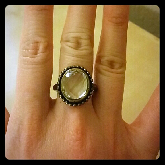 Zara Jewelry - Vintage style clear crystal statement ring