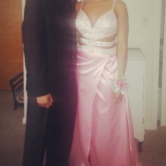 PROM DRESS - Picture 3 of 3
