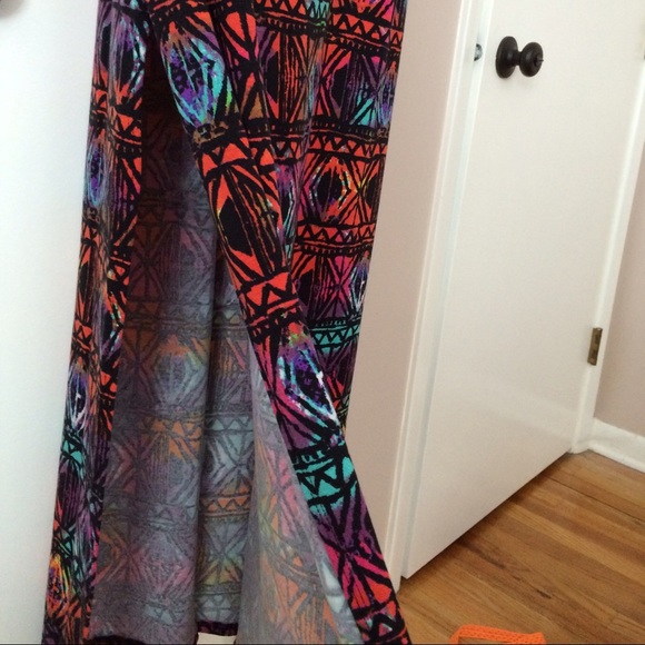 Dee Elle Long Maxi Dress with slit up side.. - Picture 2 of 4