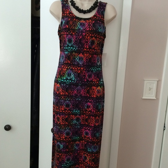 Dee Elle Long Maxi Dress with slit up side.. - Picture 4 of 4