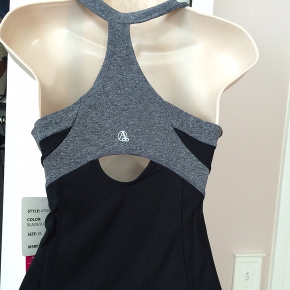 💗Fitness / Running Tank Top NWT!  Retail $60.00💙 - Picture 3 of 4