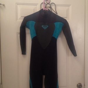 Full Roxy wet suit