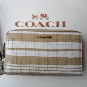 NWT Coach Bleecker Embossed - SOLD -📦💰✅