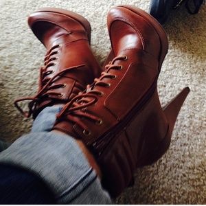 Charles by Charles David ankle bootie size 7.5