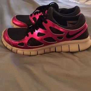 Nike free runs