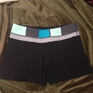 ⭐️⭐️REVERSIBLE! LULULEMON Groove Shorts.