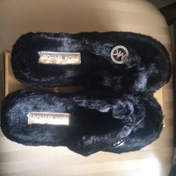 Michael Kors faux fur house slippers sz10