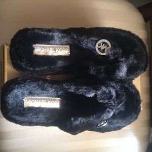 Michael Kors faux fur house slippers sz10