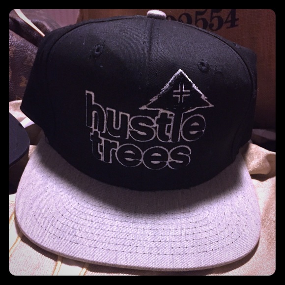 Lrg snap back hustle trees