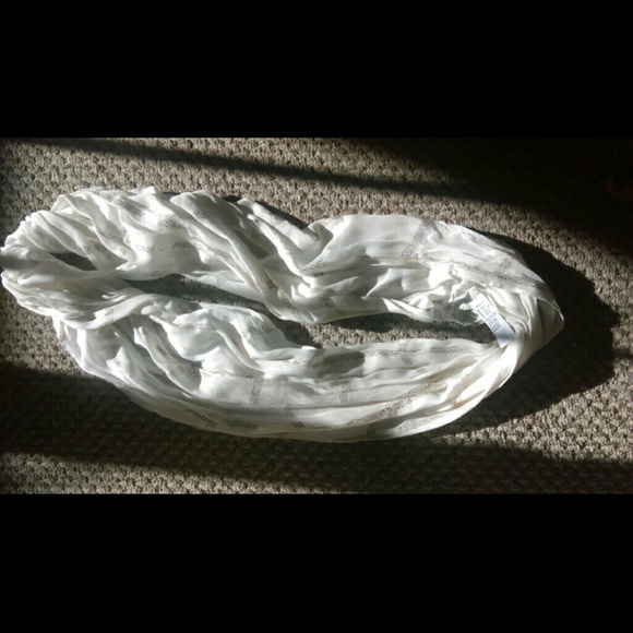 Rose gold detail cream scarf