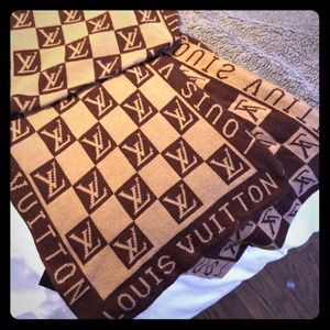 Dark brown and tan scarf