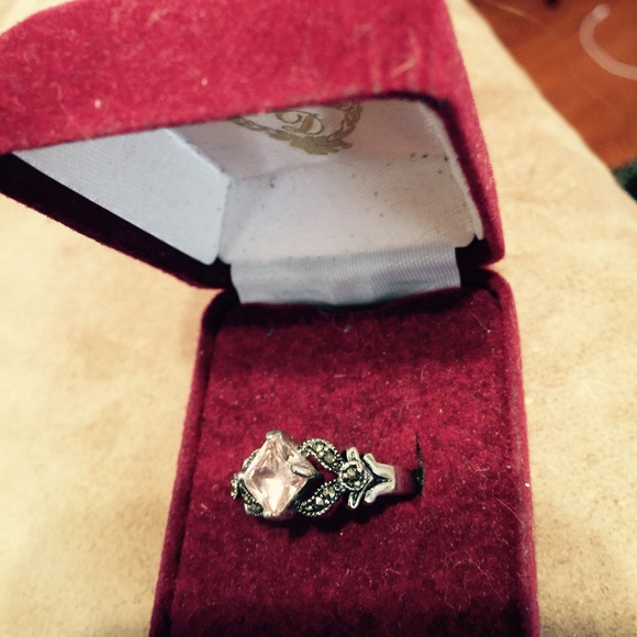 Stunning Ring - Picture 4 of 4