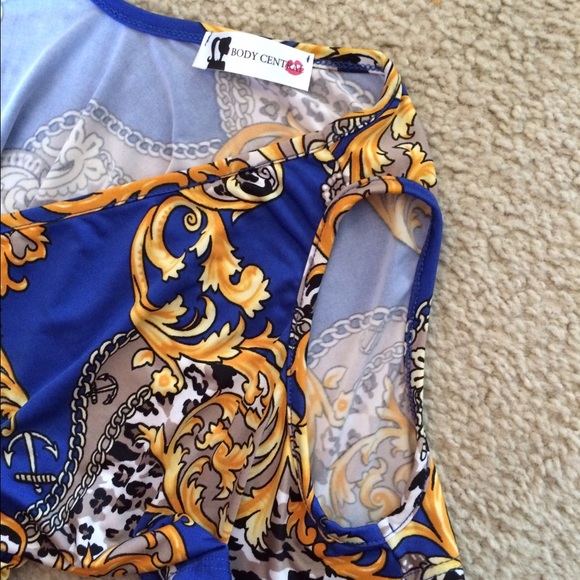 Dressy blue, gold print top with cutout sleeves - Picture 2 of 3