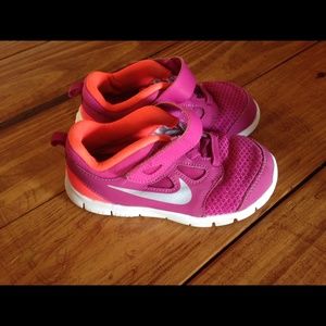 Pink nike's