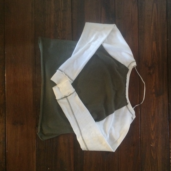 Roxy Low Rise Long Sleeve Size Small!! - Picture 3 of 4