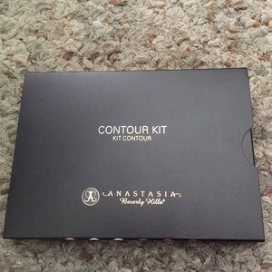 Anastasia contour kit - light to medium