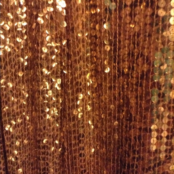 New gold prom dress! Size 2/4 - Picture 3 of 4
