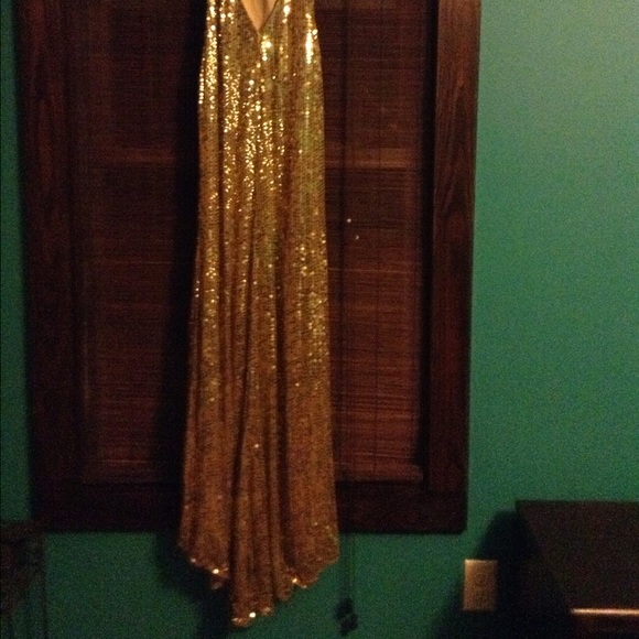 New gold prom dress! Size 2/4 - Picture 4 of 4