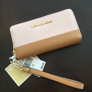 Michael Kors Jet Set Travel Wallet