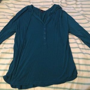 Gap size XS 3/4 length teal top.