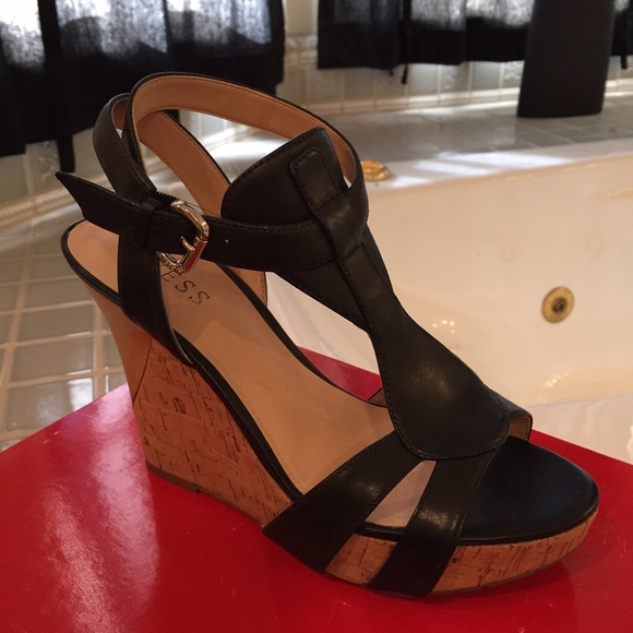 Guess wedges
