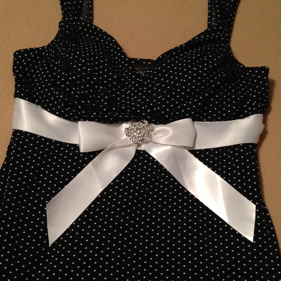 Dress - Picture 2 of 2