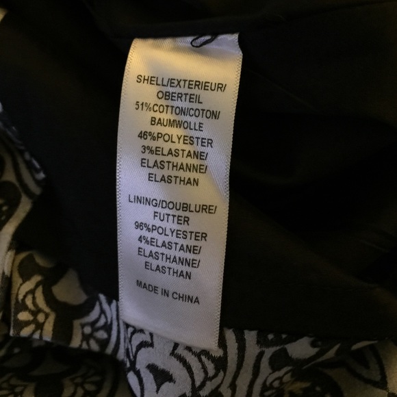 Form fitting elegant dress - Picture 3 of 3