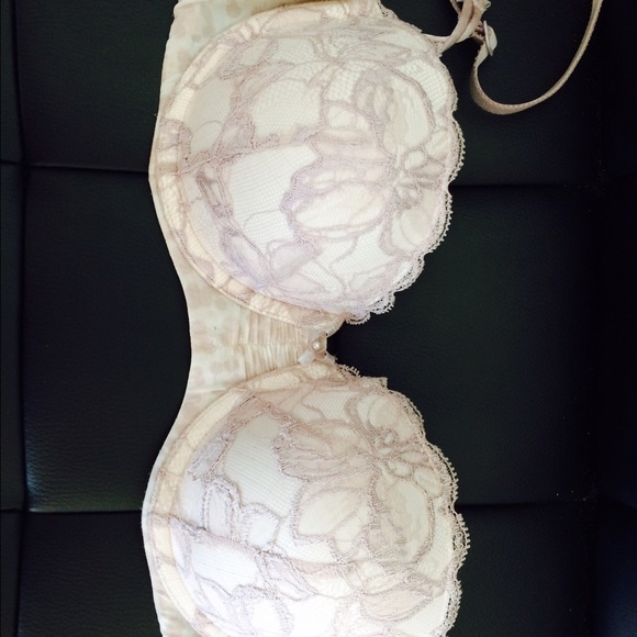 🎉SALE🎉36 B Victoria's Secret Lace Bra