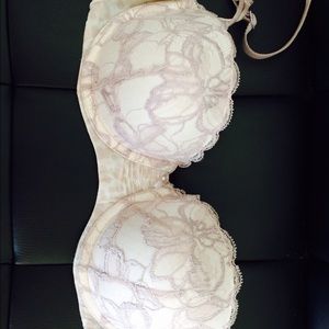 🎉SALE🎉36 B Victoria's Secret Lace Bra