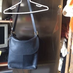 Coach bag authentic 3 compartments with pockets