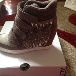 Sneaker Wedges