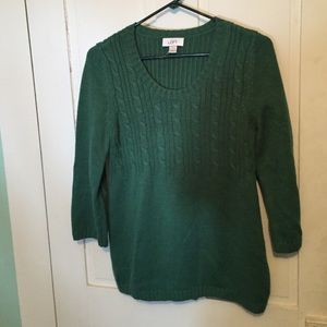 Green 3/4 length sleeve sweater
