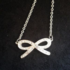 Adorable rhinestone bow necklace!