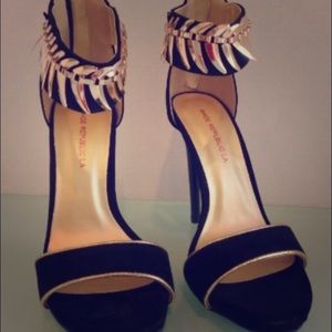 ‼️SOLD‼️Shoe Republic LA heels‼️$35 on Mercari‼️