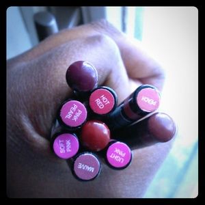 I.o.u&nabi lip liner