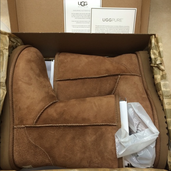 Uggs classic short chestnut 8 brand new